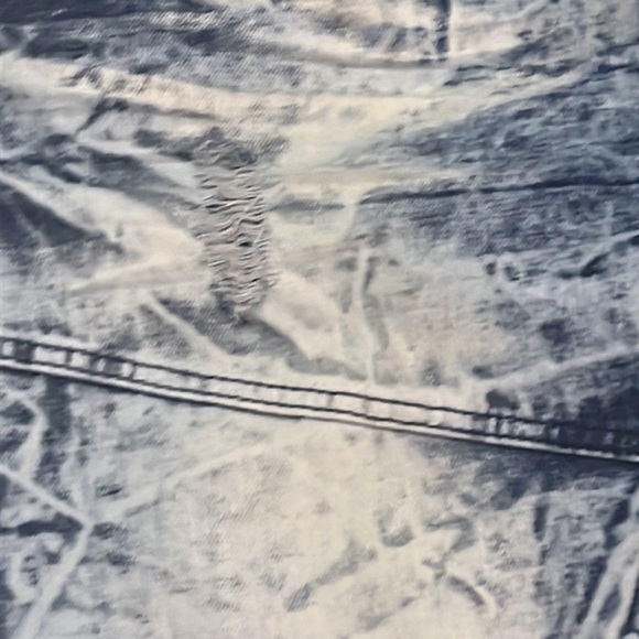 Red Ape Size 40X30 - Picture 8 of 13